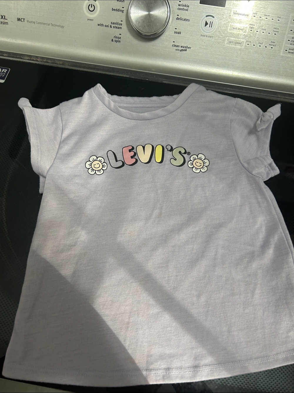 Girls size 4 soft pajama like top shirt daisy flowers Levi’s logo